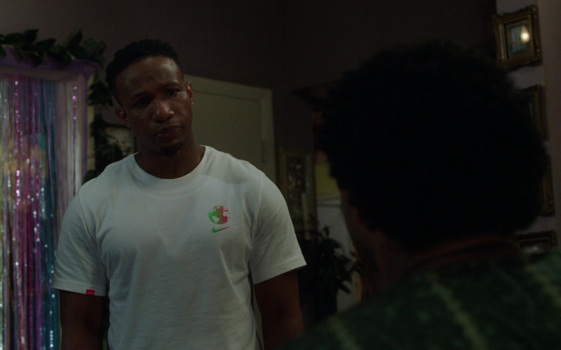 Nike Men's White T-Shirt Worn by Actor in David Makes Man S02E04 Savage. Classy. Bougie. Ratchet (1)