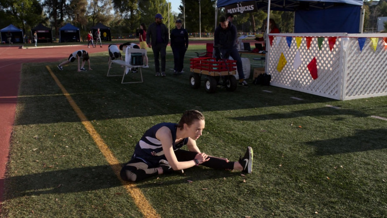 Nike Women's Running Shoes of Brigette Lundy-Paine as Casey Gardner in Atypical S04E07 Channel the Cat (2021)