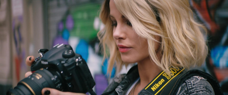 Nikon D500 Digital SLR Camera of Kate Beckinsale as Lindy in Jolt 2021 Movie (2)