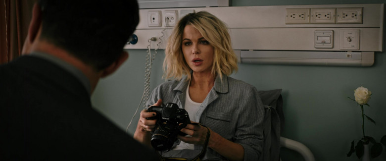 Nikon D500 Digital SLR Camera of Kate Beckinsale as Lindy in Jolt 2021 Movie (4)