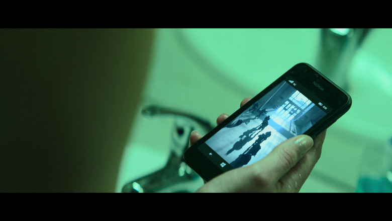 Nokia Lumia Mobile Phone Used by Scarlett Johansson as Natasha Romanoff in Black Widow (2)