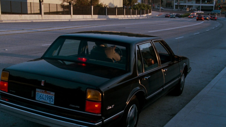 Oldsmobile Delta 88 Royale Car in Lethal Weapon 1987 Movie (2)