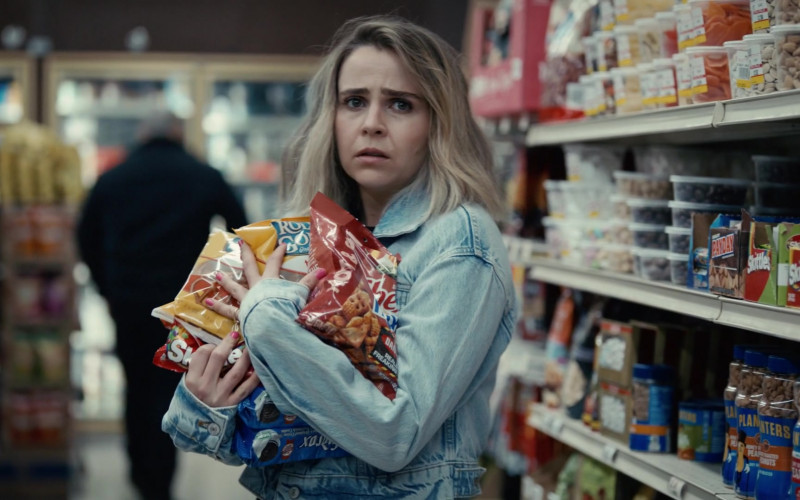 PayDay Candy bars, Skittles, Planters Nuts in Good Girls S04E12 Family First (2021)