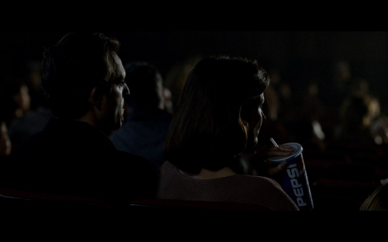 Pepsi Drink Enjoyed by Actress in Fight Club (1999)