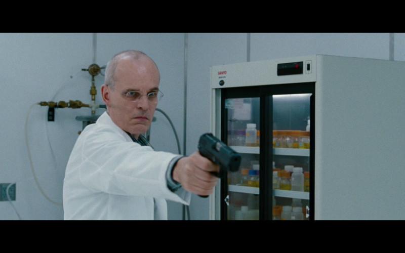 Sanyo Cooler Medical Refrigerator in The Bourne Legacy (2012)