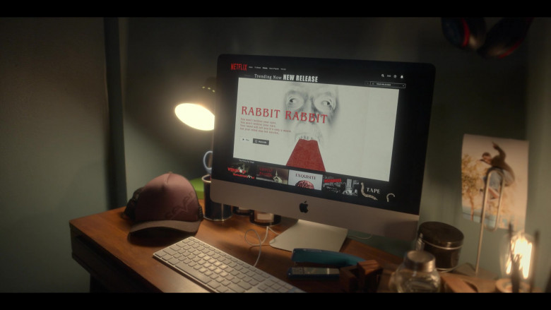 Seven MX Cap, Apple iMac PC and Netflix Streaming Service Website in American Horror Stories S01E03 Drive In (2021)