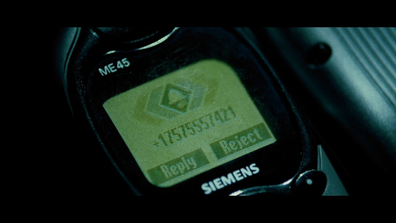 Siemens ME45 mobile phone in The Bourne Supremacy (2004)