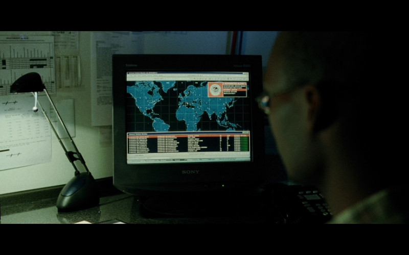 Sony Trinitron monitors in The Bourne Supremacy (1)