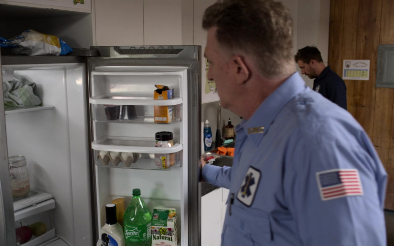 Sprite Soda Bottle in Atypical S04E04 Starters and Endings (2021)