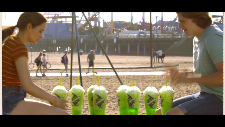 7-Eleven Slurpee Drinks Enjoyed by Joey King as Elle Evans and Joel Courtney as Lee Flynn in The Kissing Booth 3 (1)