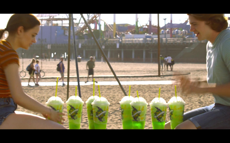 7-Eleven Slurpee Drinks Enjoyed by Joey King as Elle Evans and Joel Courtney as Lee Flynn in The Kissing Booth 3 (1)