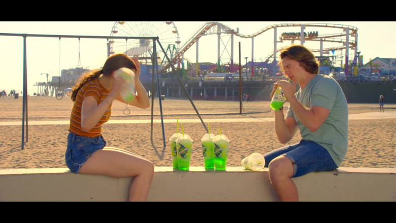 7-Eleven Slurpee Drinks Enjoyed by Joey King as Elle Evans and Joel Courtney as Lee Flynn in The Kissing Booth 3 (3)