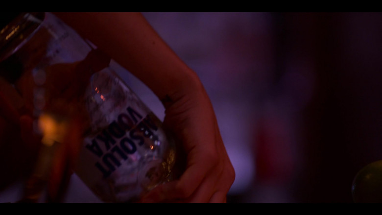 Absolut Vodka in The L Word Generation Q S02E02 Lean on Me (2021)