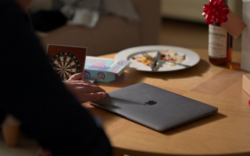 Apple MacBook Air Laptop Used by Jason Sudeikis in Ted Lasso S02E04 Carol of the Bells (2021)