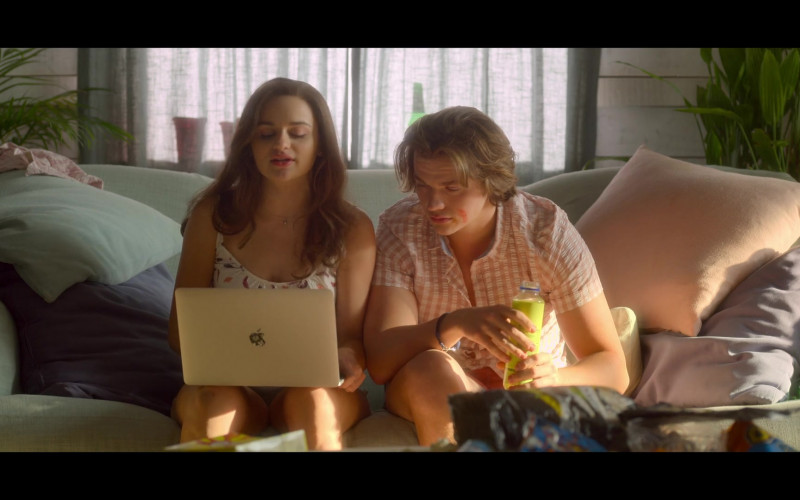 Apple MacBook Laptop Used by Joey King as Elle Evans and Joel Courtney as Lee Flynn in The Kissing Booth 3 (2021)