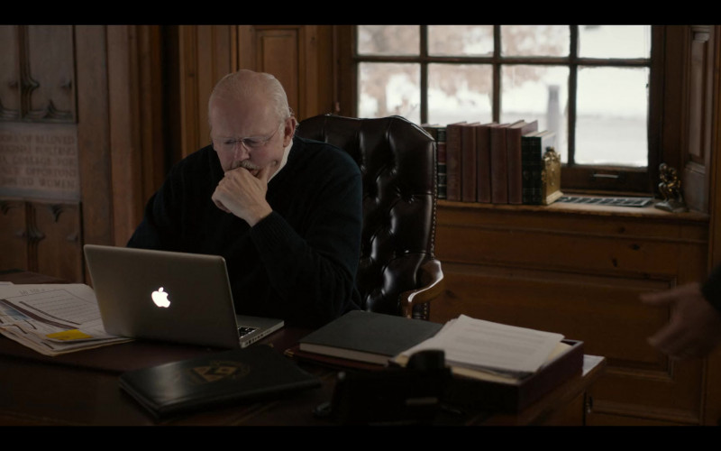 Apple MacBook Laptop of David Morse as Dean Paul Larson in The Chair S01E03 TV Show (1)