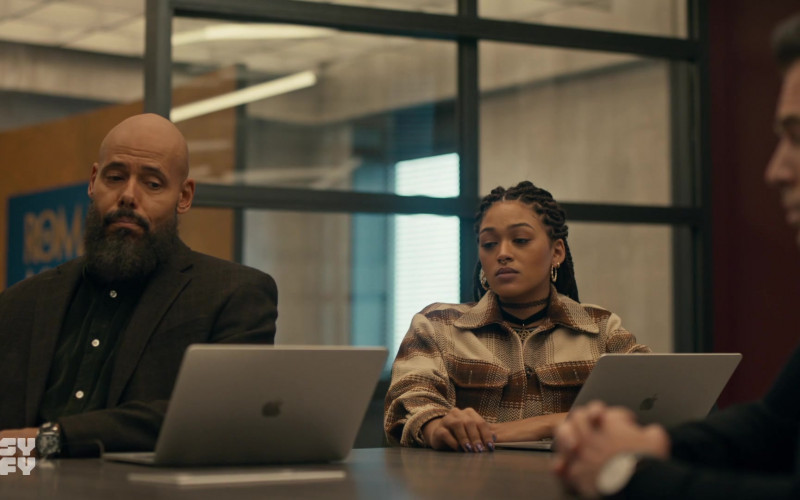 Apple MacBook Laptops Used by Maurice Dean Wint as August Ripley and Savannah Basley as Zooey L'Enfant in SurrealEstate S01E05 Ft. Ghost Child (2021)