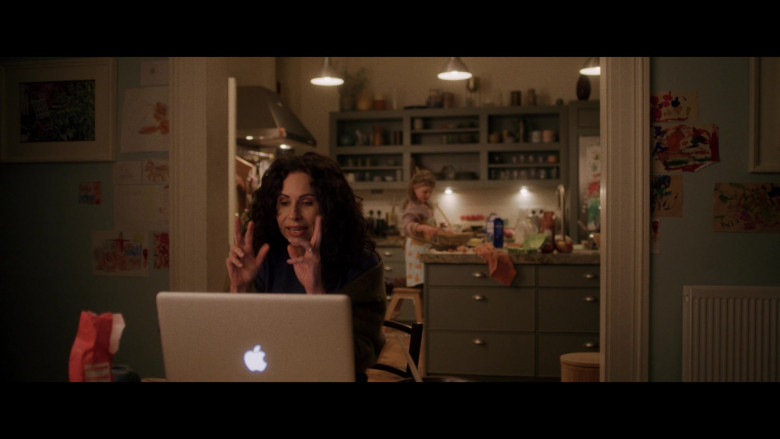 Apple MacBook Pro Laptop of Minnie Driver as Stephanie Curran in Modern Love S02E01 On a Serpentine Road, With the Top Down (2021)