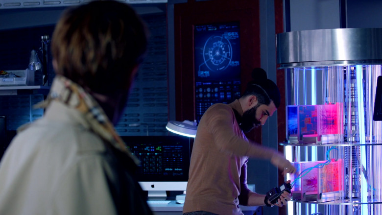 Apple iMac Computer in DC’s Legends of Tomorrow S06E14 There Will Be Brood (2021)