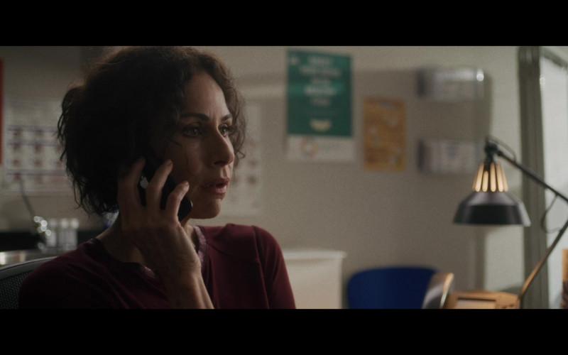 Apple iPhone Smartphone Used by Minnie Driver as Stephanie Curran in Modern Love S02E01 On a Serpentine Road, With the Top Down (2021)