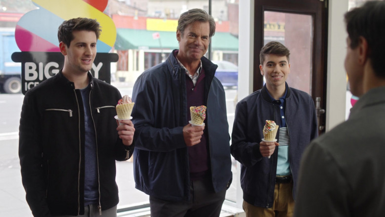 Big Gay Ice Cream Shop in The Other Two S02E02 TV Show 2021 (2)