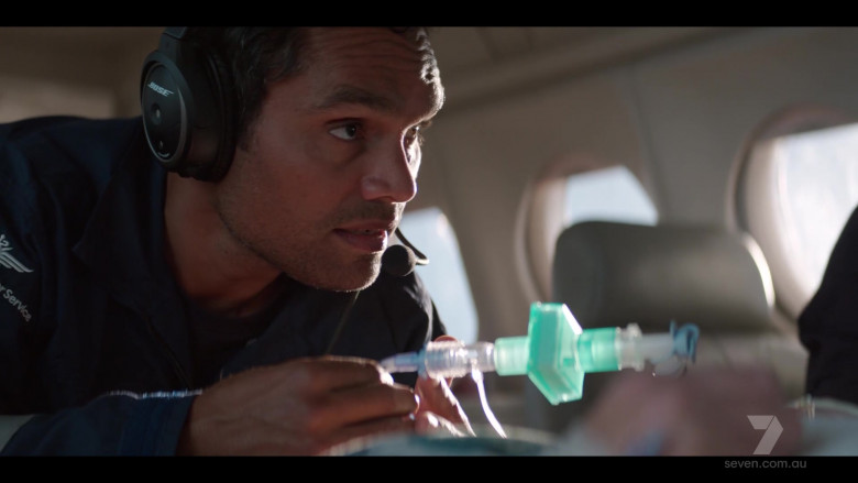 Bose Aviation Headsets in RFDS S01E01 (2)