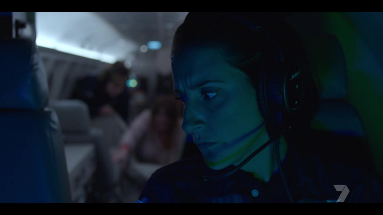 Bose Aviation Headsets in RFDS S01E02 (2)