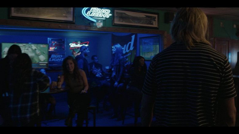 Budweiser and Bud Light Neon Signs in Heels S01E02 Dusty Finish (2)