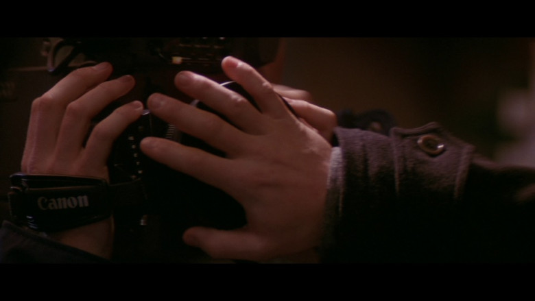 Canon Camcorder in Die Hard 2 (1990)