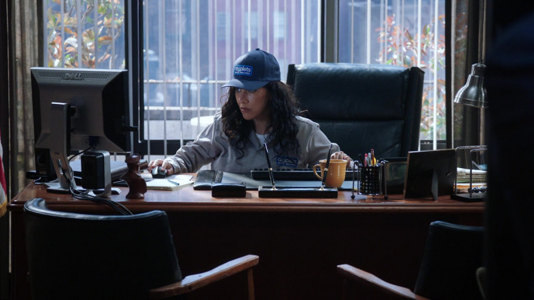 Dell Computer Monitor Used by Stephanie Beatriz as Rosa Diaz in Brooklyn Nine-Nine S08E01 TV Show 2021 (3)