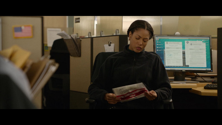 Dell Computer Monitors Used by Lex Scott Davis as FBI Detective Sarah Meeker in Sweet Girl Movie (2)