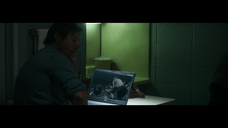 Dell Laptop of Mark Wahlberg in Joe Bell (2020)