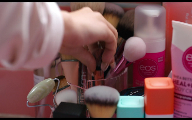 Eos Evolution of Smooth Body Care Products in He's All That (1)