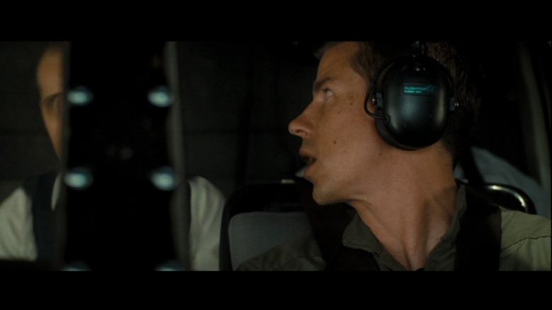 Flightcom aviation headset in Live Free or Die Hard (2007)