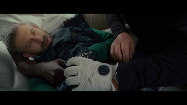 FootJoy golf gloves in Johnny English Reborn (2011)