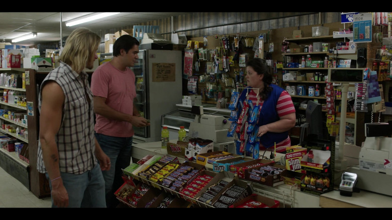 Gatorade, Twix, Dove Chocolates, Snickers, M&M's, Slim Jim, Hershey's, Chips Ahoy!, Oreo Cookies in Heels S01E01 K