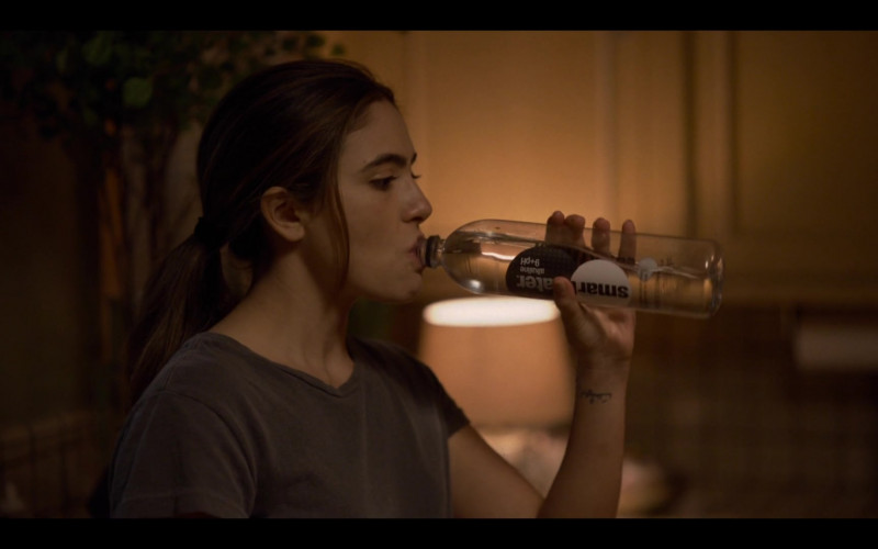 Glaceau Smartwater Alkaline Vapor Distilled Electrolyte Water in The L Word Generation Q S02E02 Lean on Me (2)
