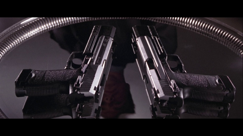 Heckler & Koch USP Match pistols of Angelina Jolie in Lara Croft Tomb Raider (3)