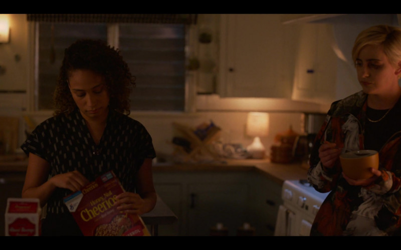 Honey Nut Cheerios Breakfast Cereal by General Mills in The L Word Generation Q S02E02 Lean on Me (2021)