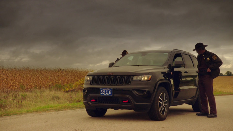 Jeep Grand Cherokee Car in Departure S02E02 TV Show 2021 (1)