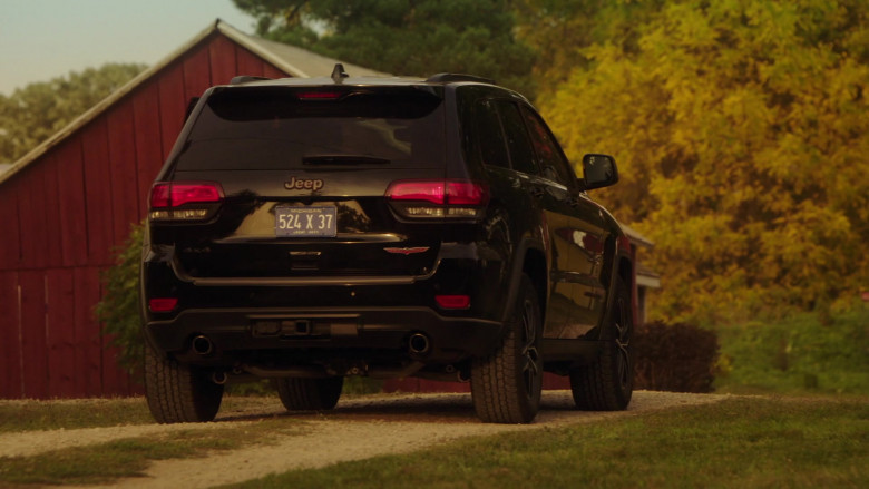 Jeep Grand Cherokee Car in Departure S02E02 TV Show 2021 (4)
