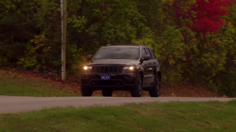 Jeep Grand Cherokee Cars in Departure TV Show – Season 2 Episode 5 – 2021 (3)