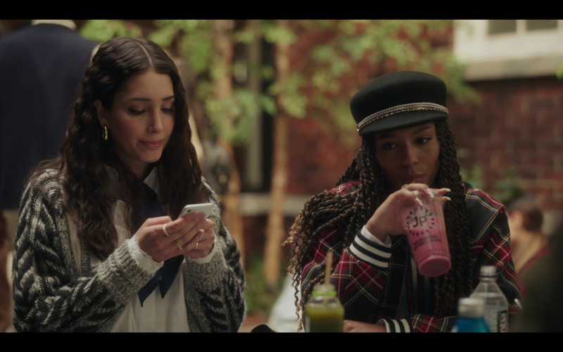 Juice Press (JP Organic Market) Drink Enjoyed by Savannah Lee Smith as Monet de Haan in Gossip Girl S01E05 TV Show (1
