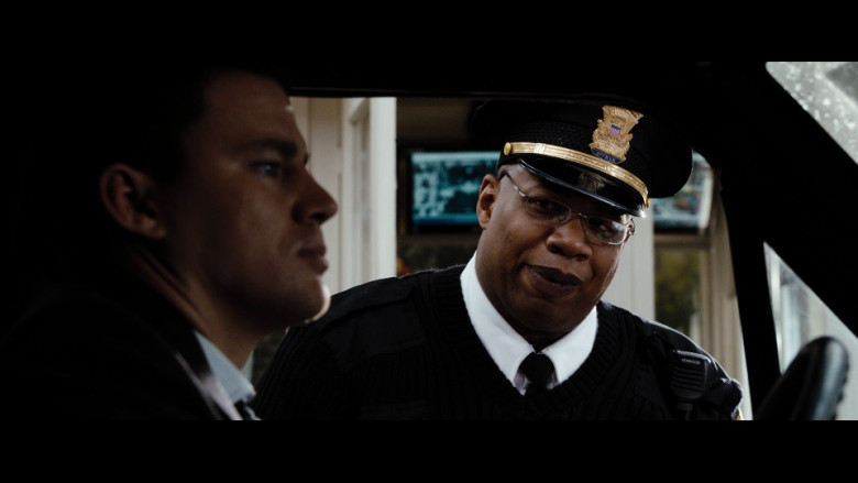 Kenwood police radio in White House Down (2013)