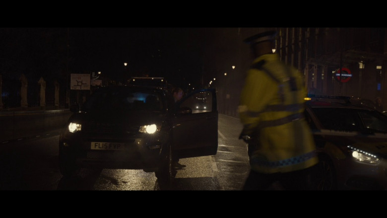 Land Rover Discovery Sport Car in Spectre (2)