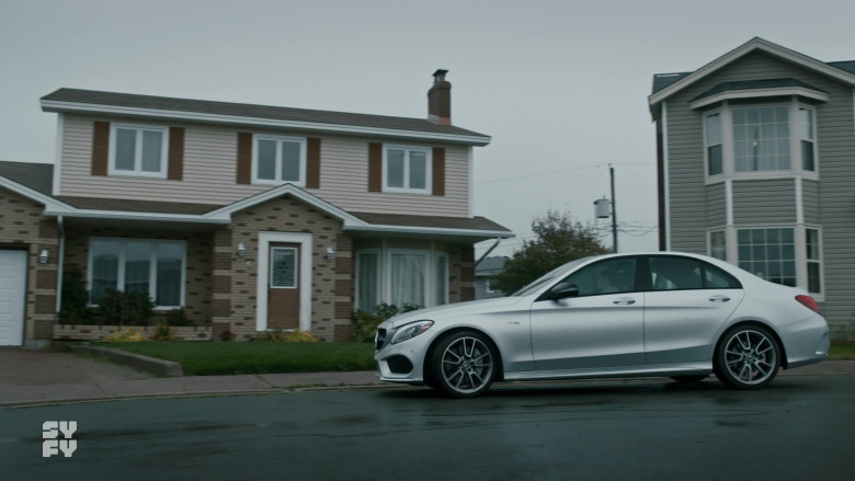 Mercedes-Benz C-Class Car Driven by Sarah Levy as agent Susan Ireland in SurrealEstate S01E03 For Sale by Owner (2021)