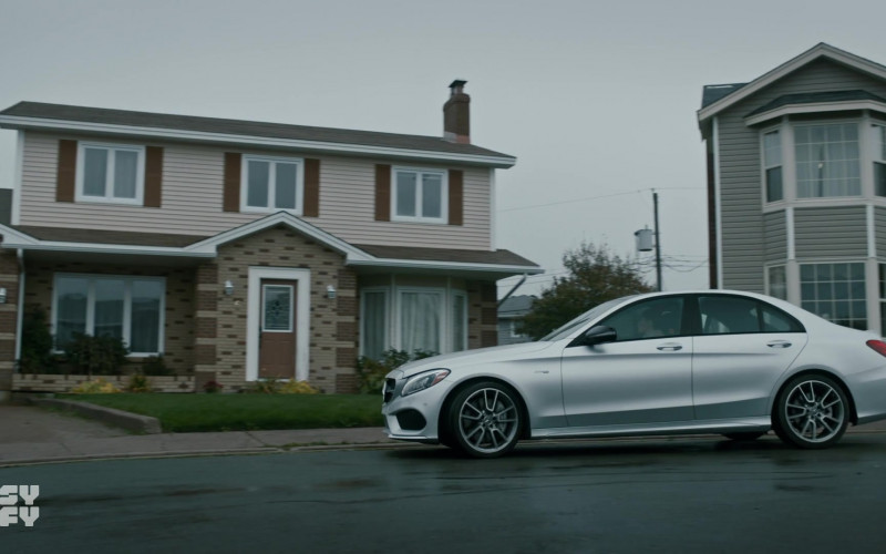 Mercedes-Benz C-Class Car Driven by Sarah Levy as agent Susan Ireland in SurrealEstate S01E03 For Sale by Owner (2021)