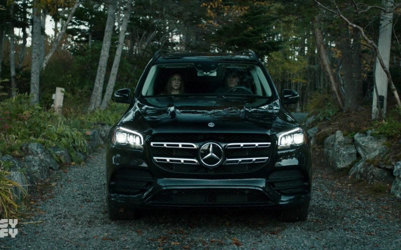 Mercedes-Benz GLS 450 4Matic Black Car Driven by Tim Rozon as Luke Roman in SurrealEstate S01E03 For Sale by Owner (2)