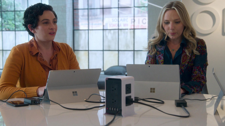 Microsoft Surface Tablets Used by Actresses in Good Trouble S03E17 Anticipation (3)