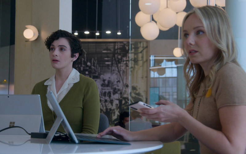 Microsoft Surface Tablets in Good Trouble S03E16 (3)